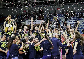 Sultanlar Ligi'nde şampiyon Fenerbahçe! Sarı lacivertlilerin 6. şampiyonluğu...