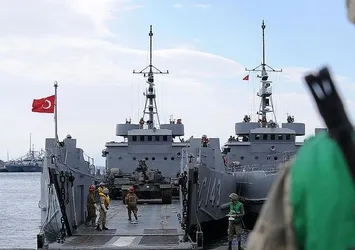 Foça Deniz Üs Komutanlığında arama