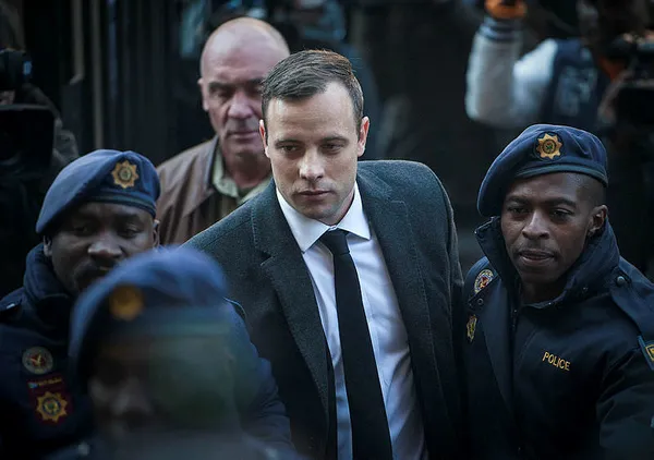 Pistorius cezaevinde kavgada yaralandı - 1