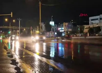 İzmir’de sağanak yağış etkili oldu