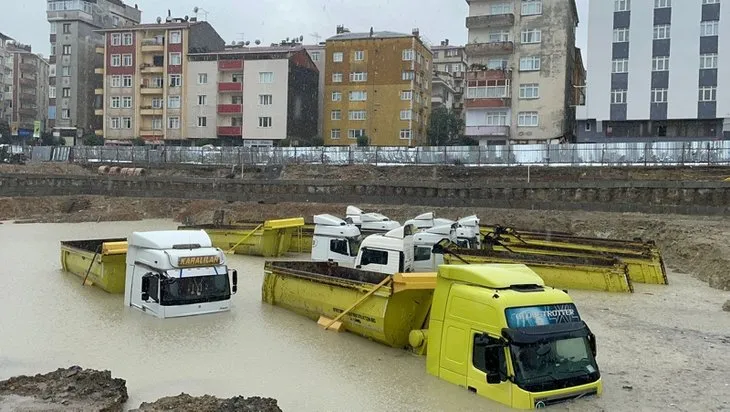 İstanbul sele teslim Ekrem İmamoğlu tatilde! Çarpıcı sözler: Yeri göğü yıkarlardı... Trol hesapların hiçbirinden ses yok!