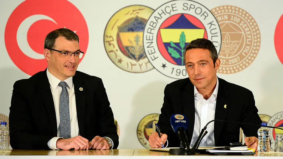 Phillip Cocu Fenerbahçe'de! Hafta içi imzalıyor