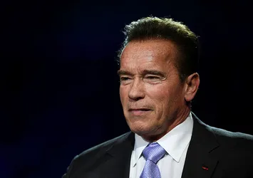 Arnold Schwarzenegger'in ameliyata alındı