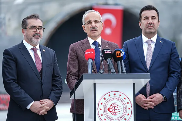 Bakan Uraloğlu’dan İstanbul depremi açıklaması: Ulaştırma yapılarıyla ilgili önlemlerimizi aldık!