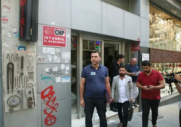 Atatürk’ün partisine haciz getirdiler