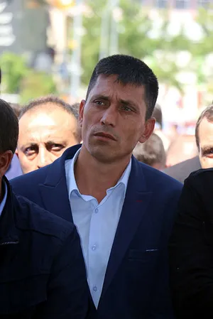 Korgeneral Zekai Aksakallı'nın annesinin cenazesi toprağa verildi - 2