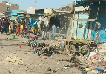 Pakistan'daki bir pazar yerinde korkutan patlama! Ölü ve yaralılar var