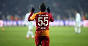Sabri Sarıoğlu attı capsler patladı
