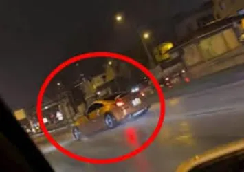 Yağmur sonrası kaygan zeminde drift attı
