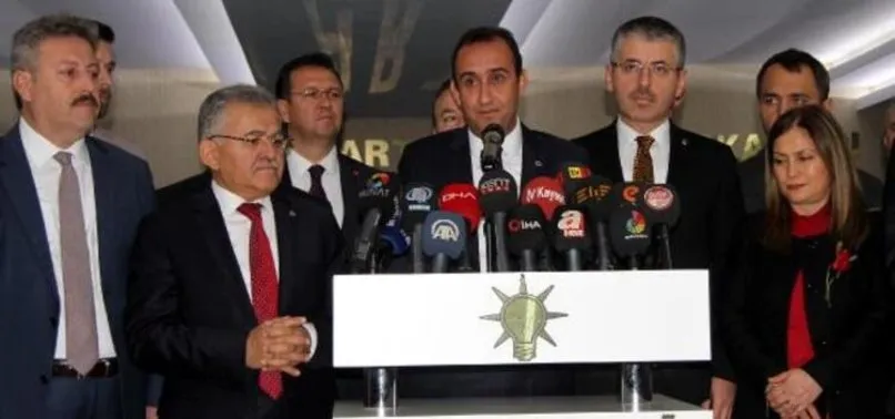 İYİ Partili Belediye Başkanı Mustafa İlmek meclis üyeleri ile birlikte AK Parti'ye geçti