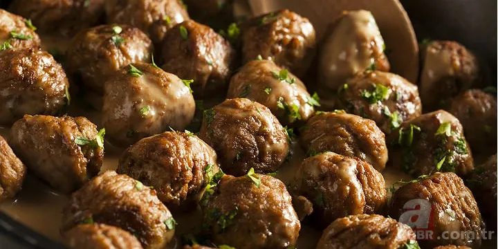 Mis gibi kokusuyla gönlünüzü fethedecek Osmanlı köftesi! Bayılarak yediğimiz İsveç tarifi de meğer bizim 11