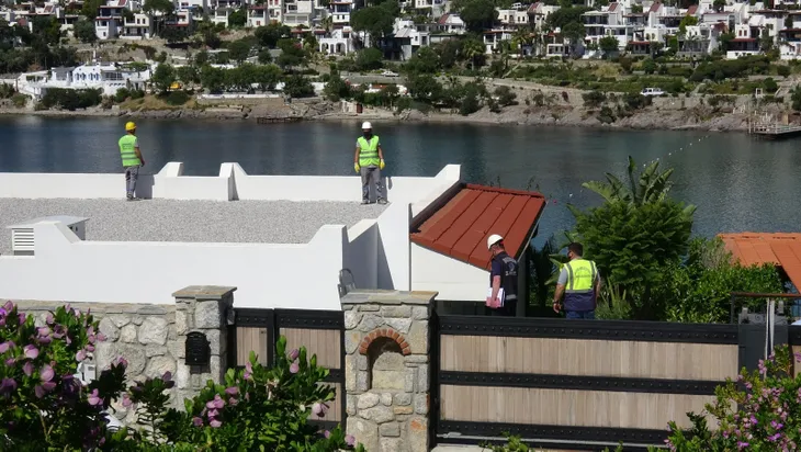 Yılmaz Özdil’in kaçak villasında yıkım başladı! İşte ilk kareler...