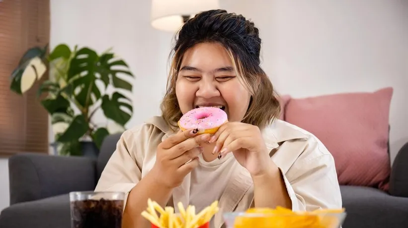 Mukbang akımı nedir, nereden geldi? Eğlenceli mi, tehlikeli mi? Mukbang fenomeninin bilinmeyen gerçekleri!