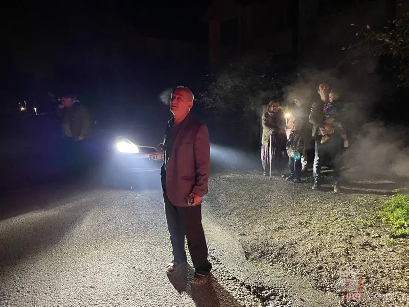 Düzce'de gece saatlerinde korkutan deprem! Depremin ürkütücü sesi ortaya çıktı 13