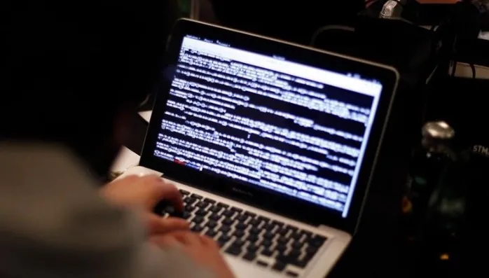 siber-guvenlik-kanun-teklifi-yasalasti-gercek-disi-veri-sizintisi-iceriklerine-hapis-cezasi-1741814336861.jpg Siber Güvenlik Kanunu Teklifi, TBMM Genel Kurulunda kabul edildi | Fotoğraf-AA