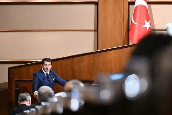 iyi-partide-simdi-de-ahlak-kavgasi-oktay-vural-ile-ibrahim-ozkan-birbirine-girdi-1703341014173.jpeg İYİ Parti’de şimdi de ahlak kavgası! Oktay Vural ile İbrahim Özkan birbirine girdi - 2