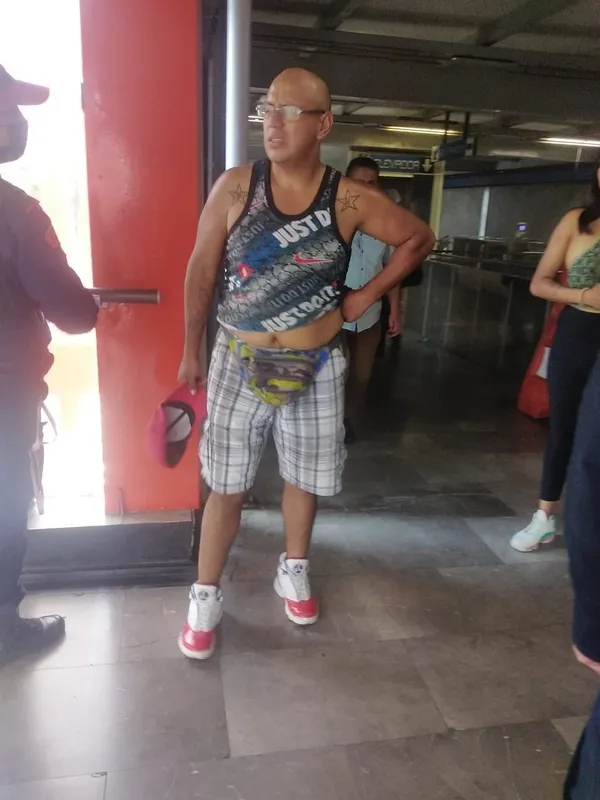 Metroda korkunç olay: Tartıştığı kişi kulağını ısırarak kopardı