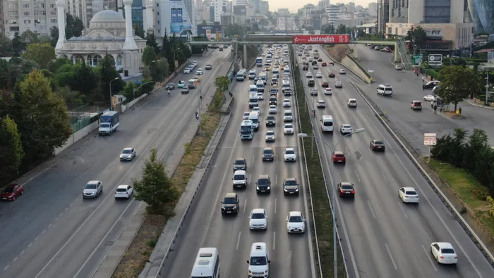 Son dakika: İstanbulluların sabah çilesi sürüyor! Trafik durma noktasına geldi - 3