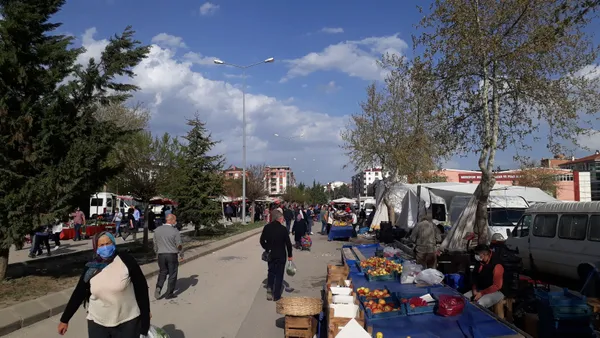 Son dakika: 17 günlük tam kapanma başladı! Tam kapanmada nereler açık olacak? Tam kapanmada kimler muaf? Tam kapanma ne zaman bitecek?