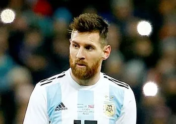 FFD'nin Messi'li kapağı ortalığı karıştırdı