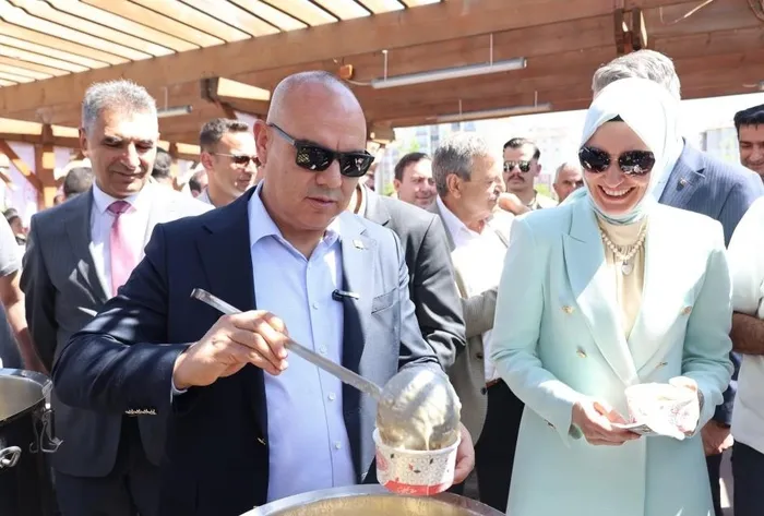 geleneksel-agri-mutfagi-gunleriyle-enfes-lezzetler-ziyaretcileriyle-bulustu-1748051991669.jpg Geleneksel Ağrı Mutfağı günleriyle enfes lezzetler ziyaretçileriyle buluştu - 1