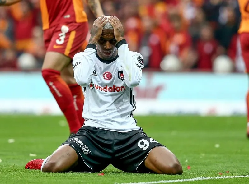 Fenerbahce Talisca Nin Pesinde