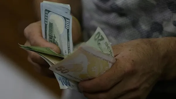 1652071554873.jpeg TL mevduatta rekor! 4 ayda 2,7 trilyonu geçti - 3