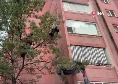 Evden bir kamyon çöp çıktı