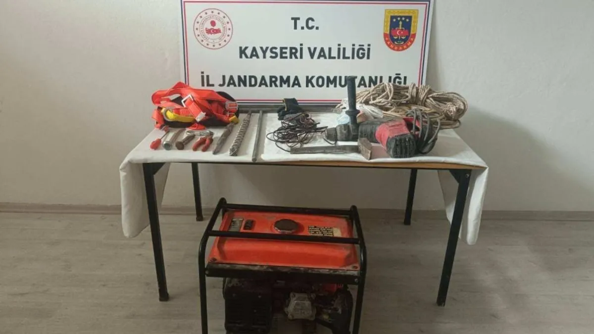 Kaçak kazı yapan 3 kişi yakalandı