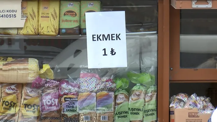 Halk Ekmek'e bir zam yapan CHP'li İBB'ye vatandaştan sert tepki: Hani her şey güzel olacaktı? - 3