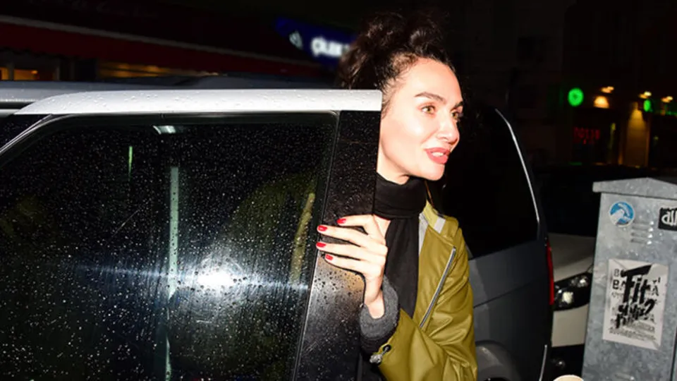 Birce Akalay’dan tek kelimelik evlilik açıklaması! Fasih Saylan ile...