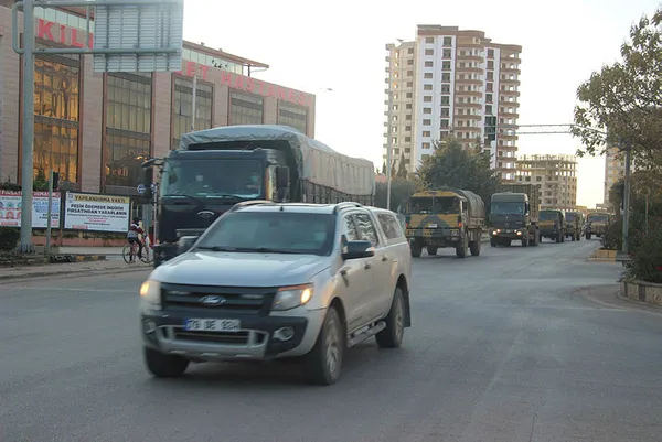 Son dakika: TSK’dan Suriye’ye askeri araç ve komando sevkiyatı