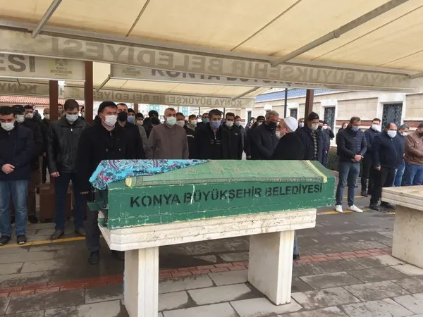 Konya'da 8 yıldır yoğun bakımda tedavi gördüğü hastanede ölen çocuk toprağa verildi - 1
