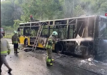 Beykoz'da İETT otobüsü alev alev yandı