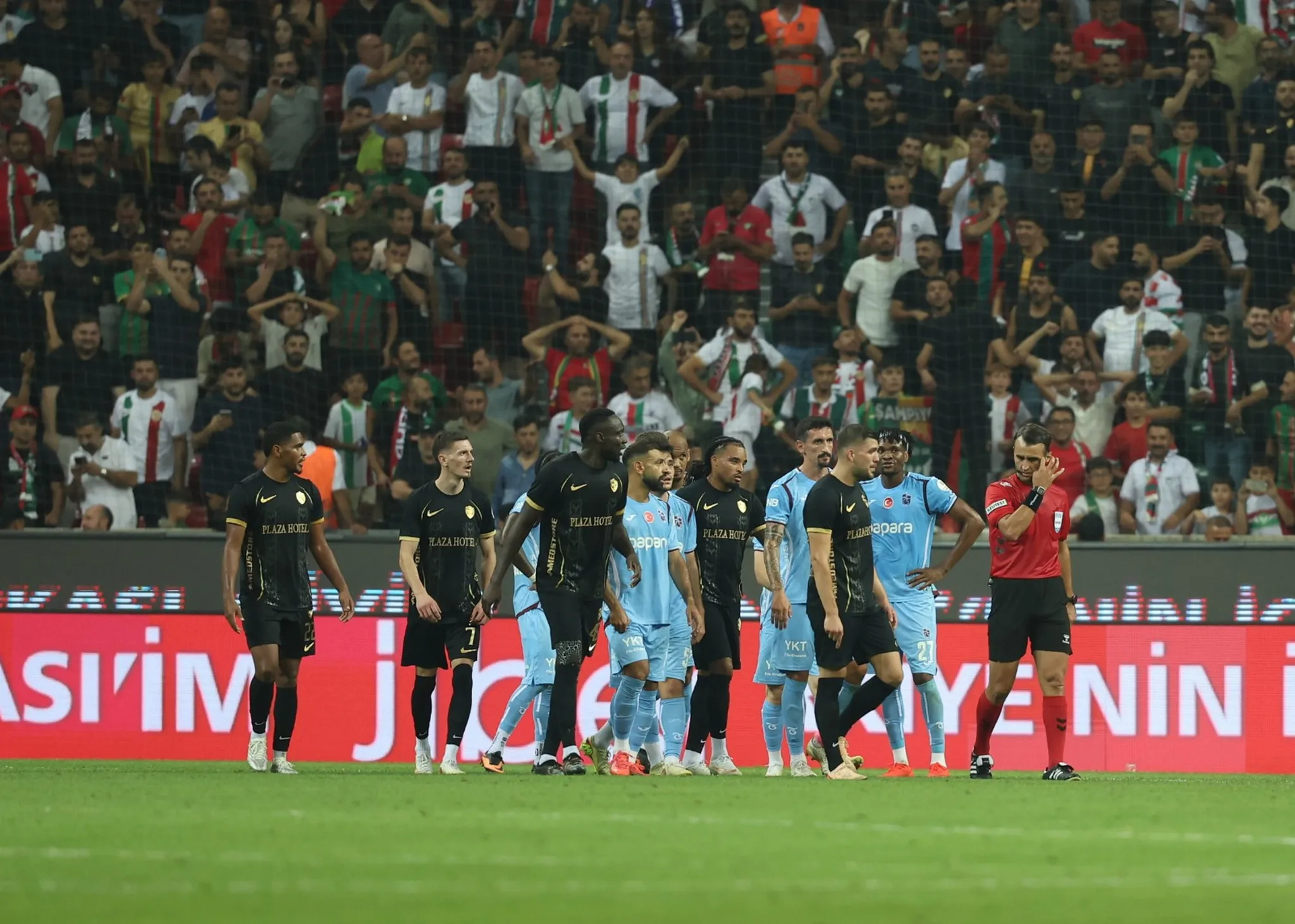 Süper Lig'de liderlik randevusu: Beşiktaş deplasmanda Amed Sportif Faaliyetler karşısına çıkıyor