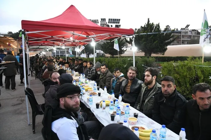 Trabzon’dan Halep’e kardeşlik sofrası! Belediye Başkanı Genç ve heyeti mazlumlarla bir araya geldi - 6