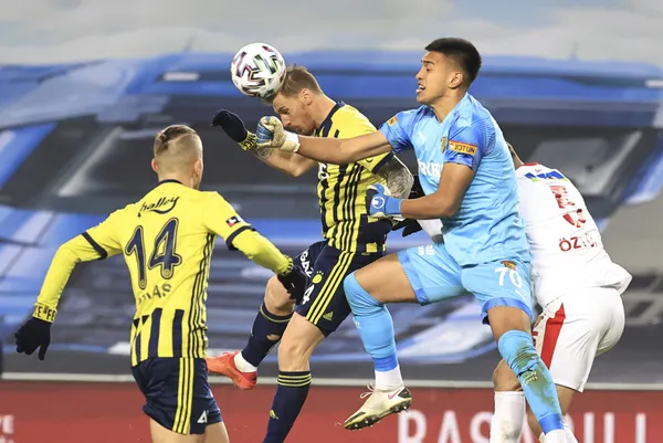 Fenerbahçe evinde kayıp! Fenerbahçe 0-1 Göztepe MAÇ SONUCU-ÖZET