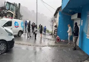 İstanbul'da çatlaklar oluşan 4 bina tahliye edildi