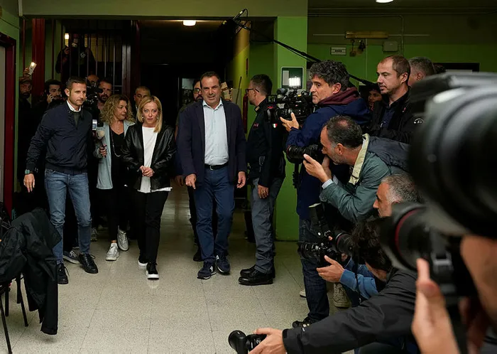 italyadaki-genel-secimlerden-flas-haber-giorgia-meloni-liderligindeki-kardesleri-partisi-birinci-cikti-1664141050866.jpg İtalya’daki genel seçimlerden flaş haber! Giorgia Meloni liderliğindeki Kardeşleri Partisi birinci çıktı - 5