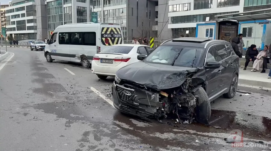 18 yaşındaki sürücü virajı alamayıp karşı yöne uçtu: 4 kişi yaralandı 2