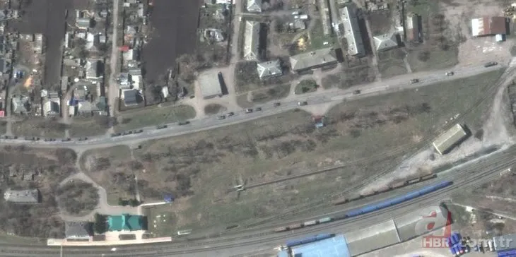 MAXAR Rusya-Ukrayna savaşında bombalanan Velykyi Burluk’a ilerleyen Rus konvoyunu görüntüledi