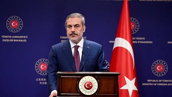 turkiye-ile-ingiltere-arasinda-kritik-temas-bakan-hakan-fidan-ingiliz-mevkidasi-ile-gorustu-1694630893253.jpg Türkiye ile İngiltere arasında kritik temas! Bakan Hakan Fidan İngiliz mevkidaşı ile görüştü - 3