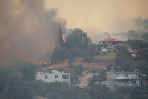 Tarım ve Orman Bakanı Bekir Pakdemirli’den Antalya Manavgat’ta çıkan yangına ilişkin son dakika açıklamaları