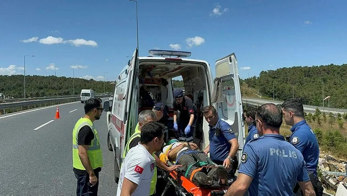 1719831499295.jpeg Kuzey Marmara'da feci kaza! Bariyerleri aştı şarampole devrildi - 1
