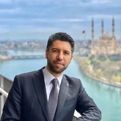 AK Partili başkan Mehmet Ay, CHP’li Zeydan Karalar’ın siyasi şovunu deşifre etti: İstifa etmeli