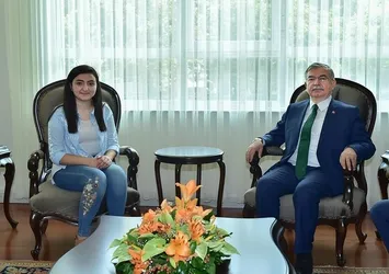 Sahte belgeyle herkesi kandırmış!
