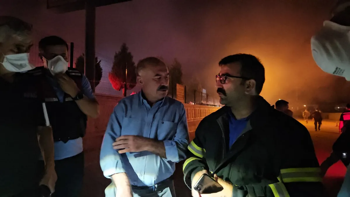 Çorum OSB’deki tekstil fabrikasında yangın! Üretim bölümü kullanılamaz hale geldi