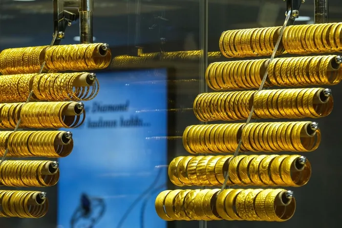 yastik-altinda-tam-5-bin-ton-altin-degeri-dudak-ucuklatiyor-1751790400014.jpg Altının gramı son aylarda rekor kırarak 4 bin 400 TL bandına kadar çıkmıştı. (A Haber arşiv)