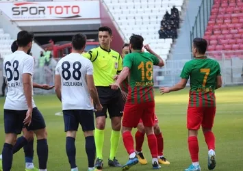 Jiletli saldırgan Mansur Çalar Hekimoğlu Trabzonspor maçında rakibine saldırdı