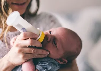 Anne sütü çocukların IQ seviyesini artırıyor